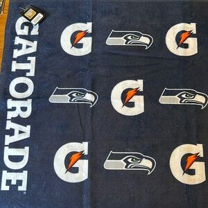 Gatorade Seahawks Towel NWT